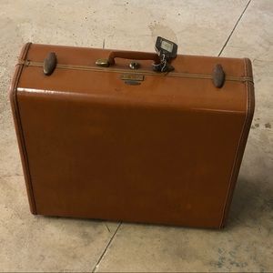 1950’s Samsonite Streamlite suitcase.